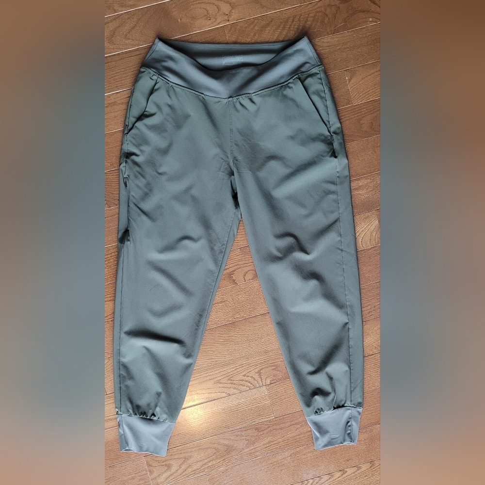 Patagonia Happy Hike Studio Pants. Size M.